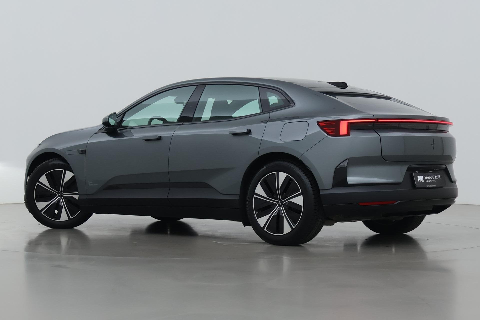 Polestar 4 Long Range Single motor Plus 100 kWh | Plus | Pil, Auto's, Polestar, Automaat, Achterwielaandrijving, 100 kWh, 31 min
