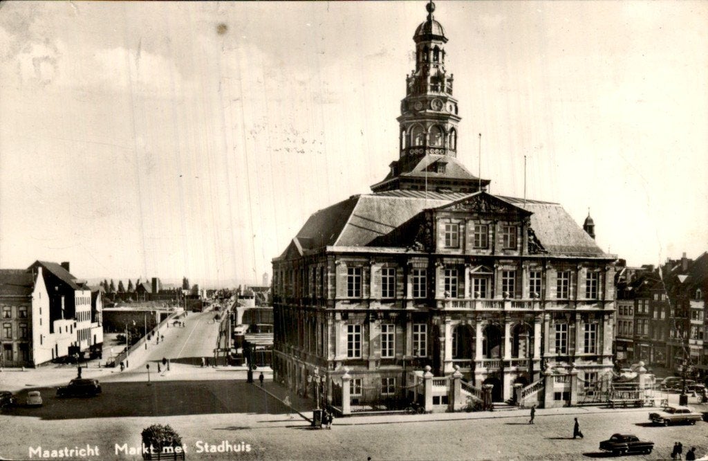 Maastricht - Stadhuis - Markt, Ophalen of Verzenden, 1940 tot 1960, Gelopen, Limburg