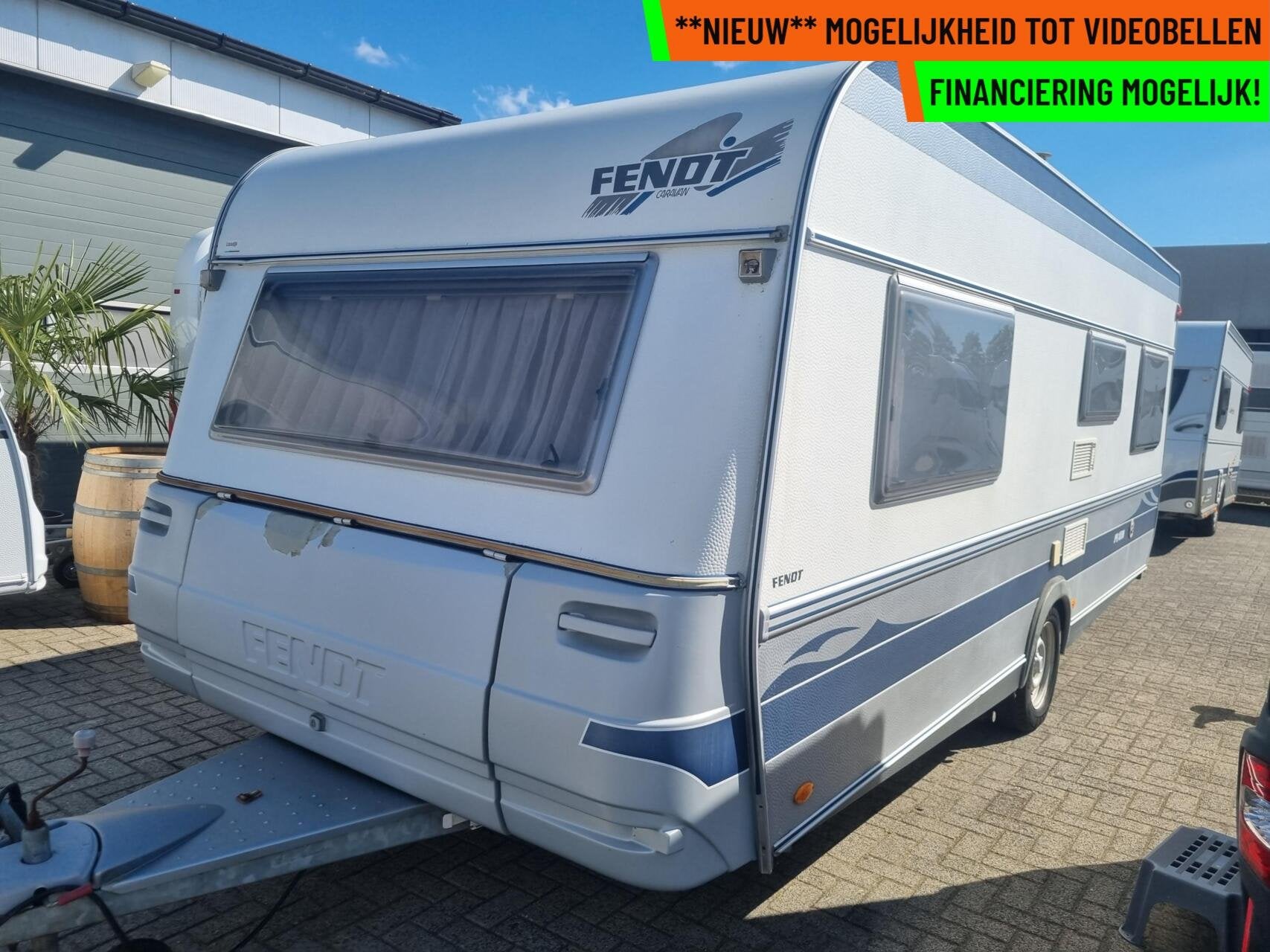 FENDT PLATIN 540 TG MOVER + AIR TENT + ENKELE BEDDEN +250 CM, Caravans en Kamperen, Rondzit, 7 tot 8 meter, Bedrijf, Fendt