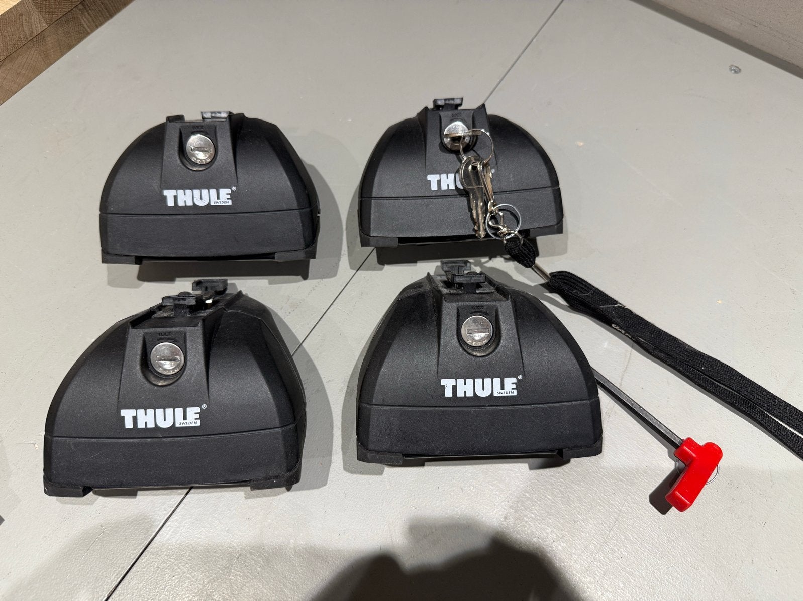 Thule Dakdrager Voetenset - Gebruikt maar in goede staat, Ophalen of Verzenden, Gebruikt