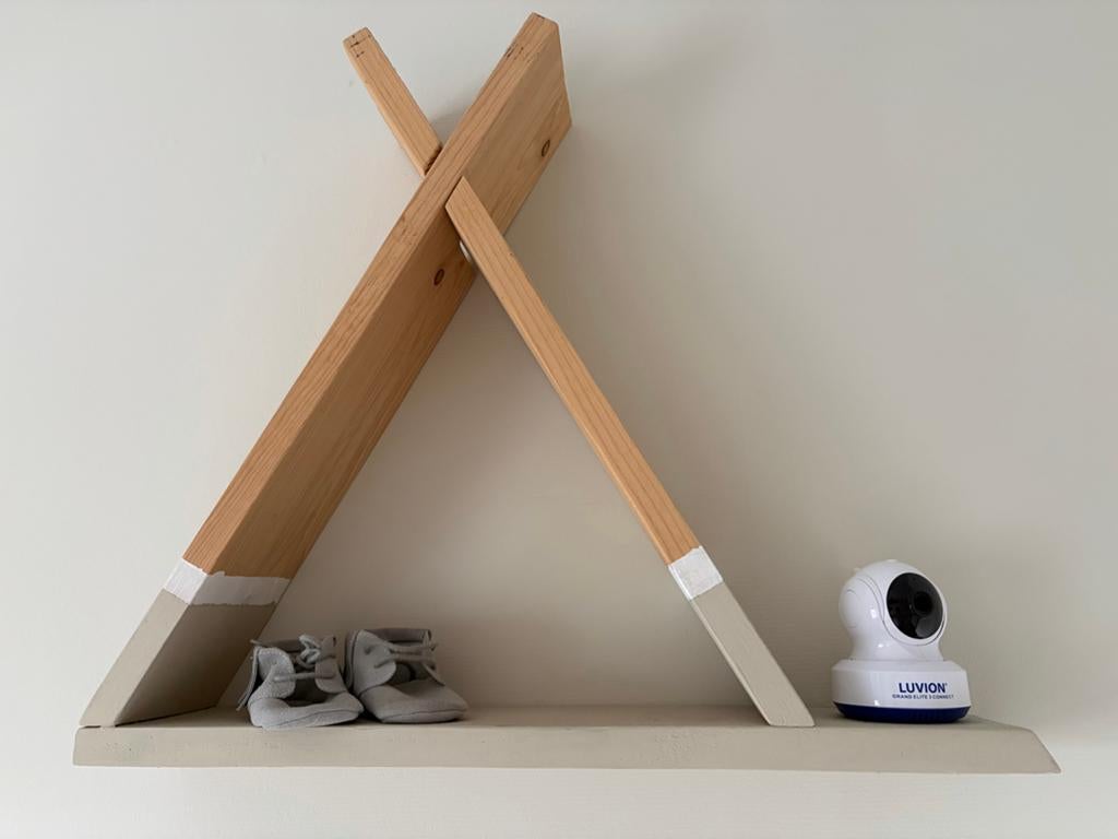 Set van 2 houten tipi wandplanken voor babykamer, Ophalen, Zo goed als nieuw