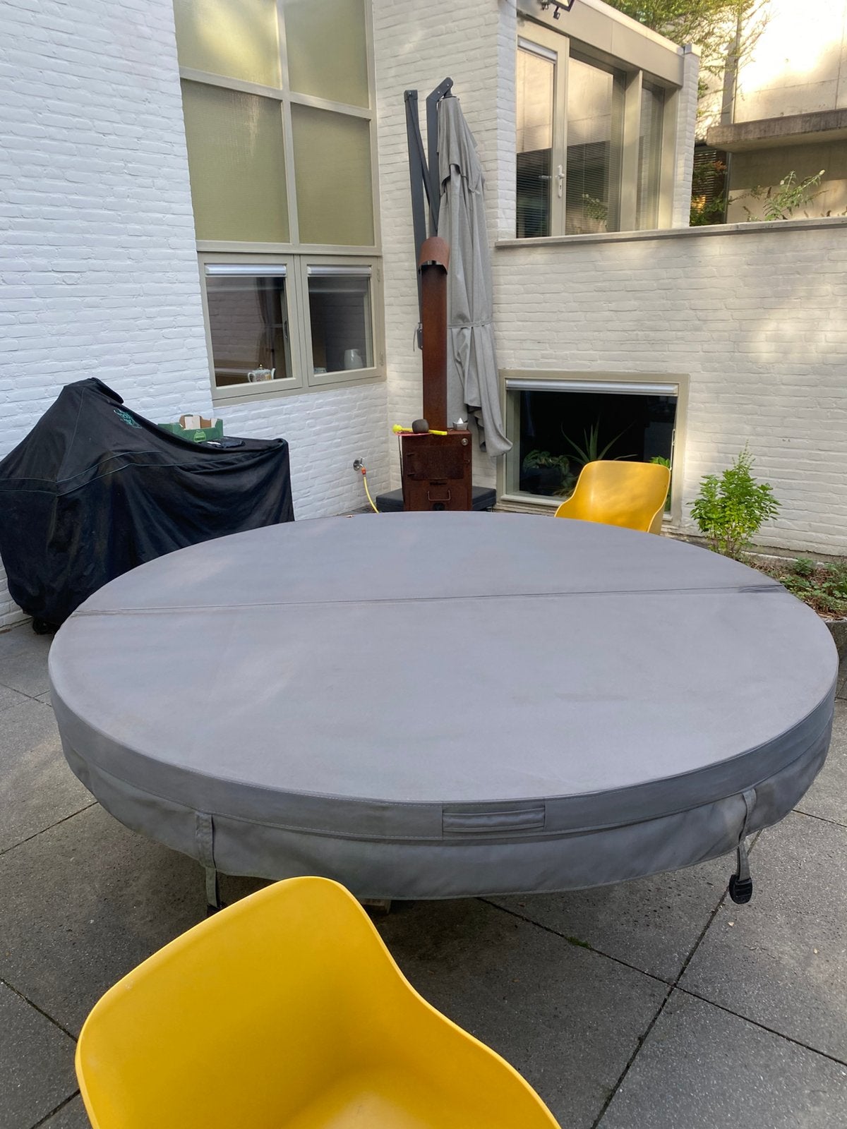 Cover voor hottub rond 220cm/ 12cm, Ophalen, Gebruikt, Vast