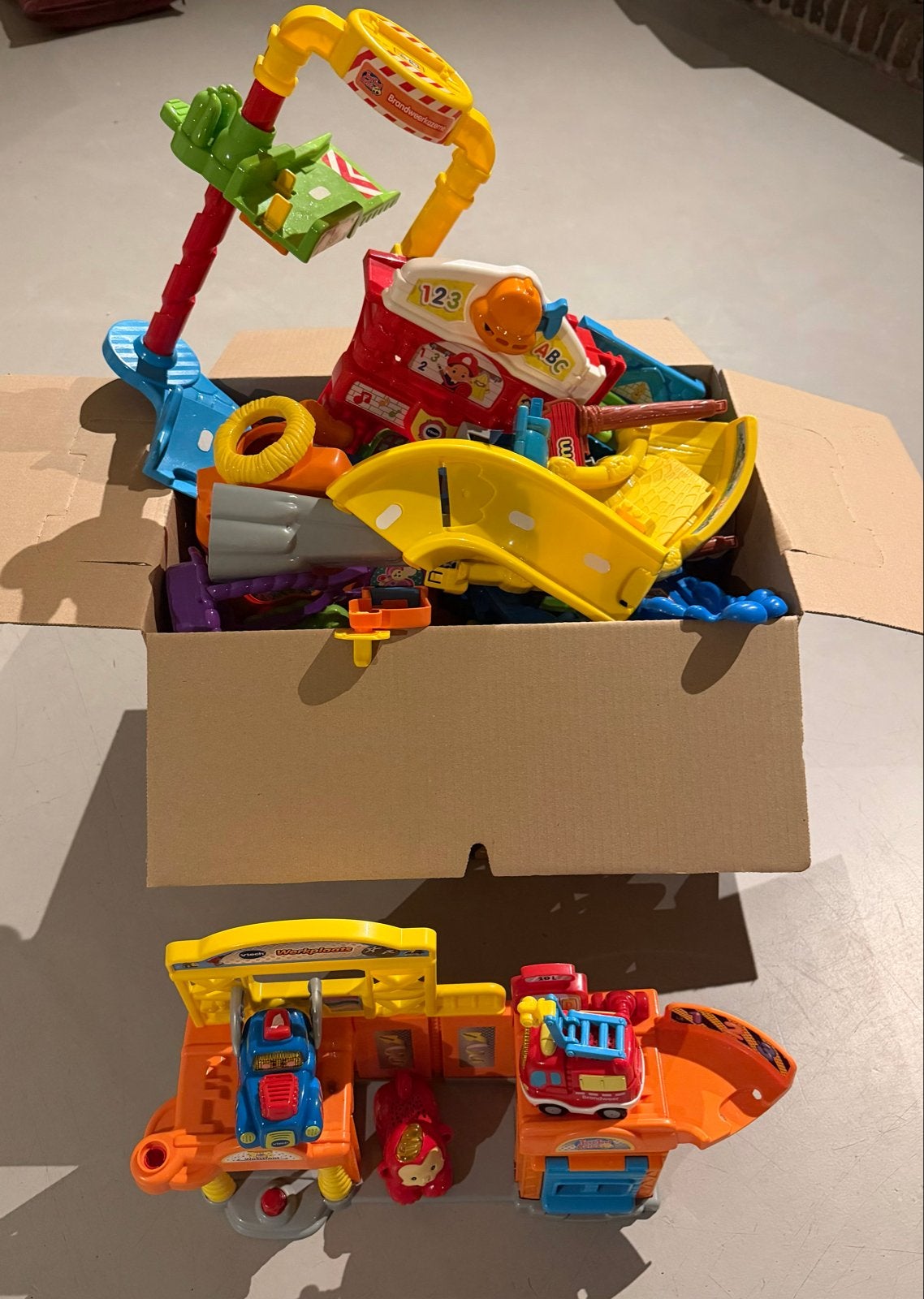VTech Toet Toet Auto's Garage en Brandweerkazerne Speelset, Ophalen, Gebruikt, Jongen of Meisje