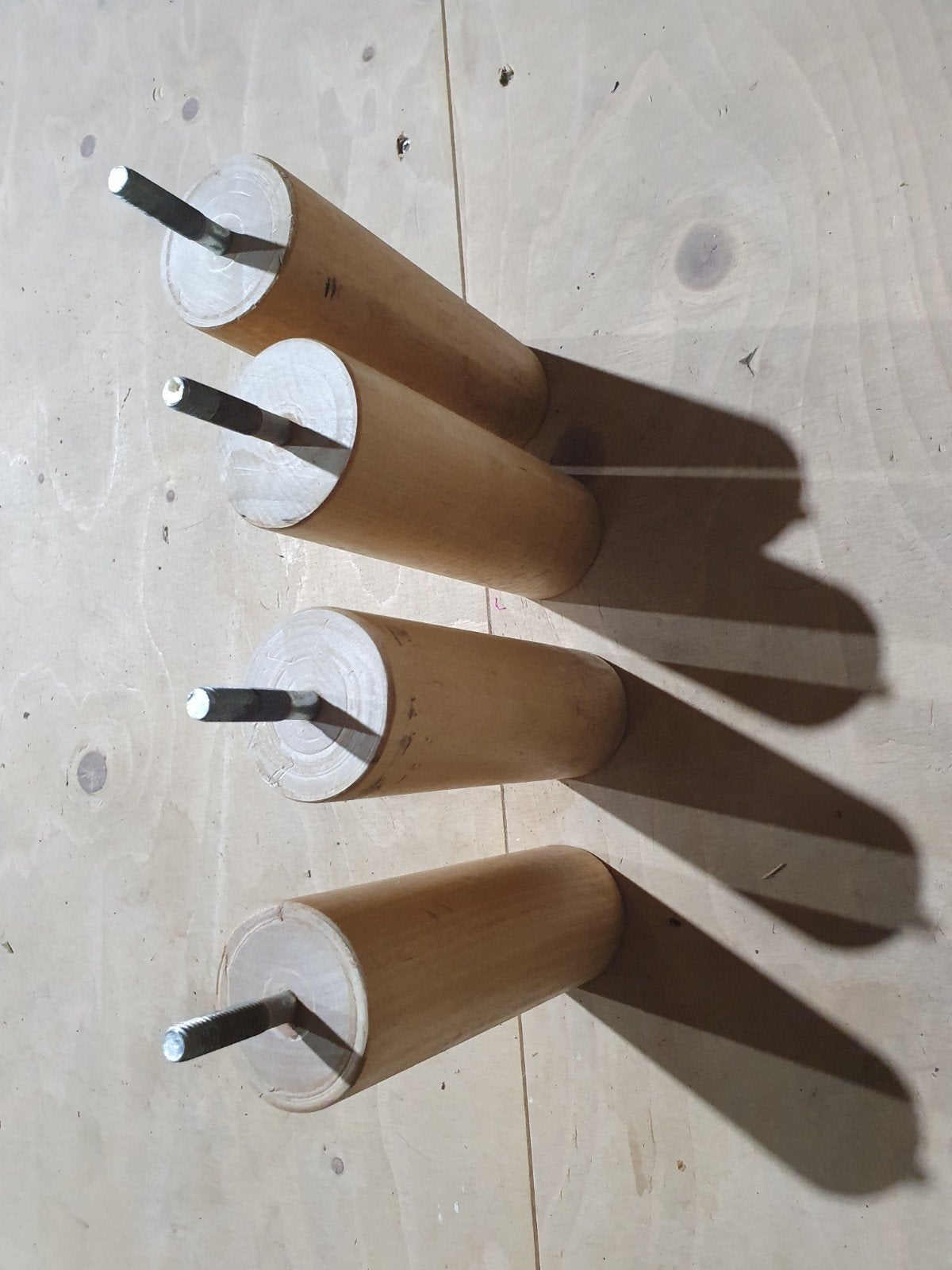 Set van 4 houten bedpoten met schroefdraad, Ophalen of Verzenden, Gebruikt