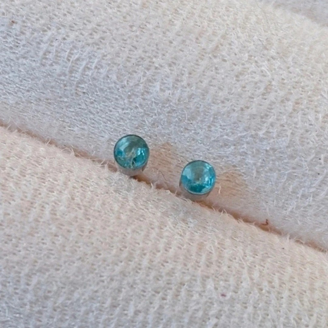 Blauwe topaas facet oorbel stekers van natuurlijke edelsteen, Sieraden, Tassen en Uiterlijk, Edelstenen, Ophalen of Verzenden