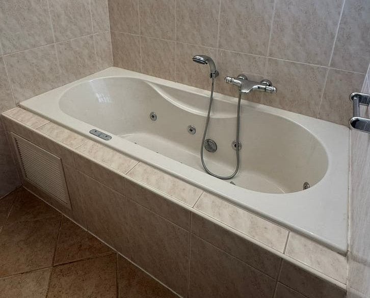 Inbouw bubbelbad, Ophalen, Gebruikt, Met bad