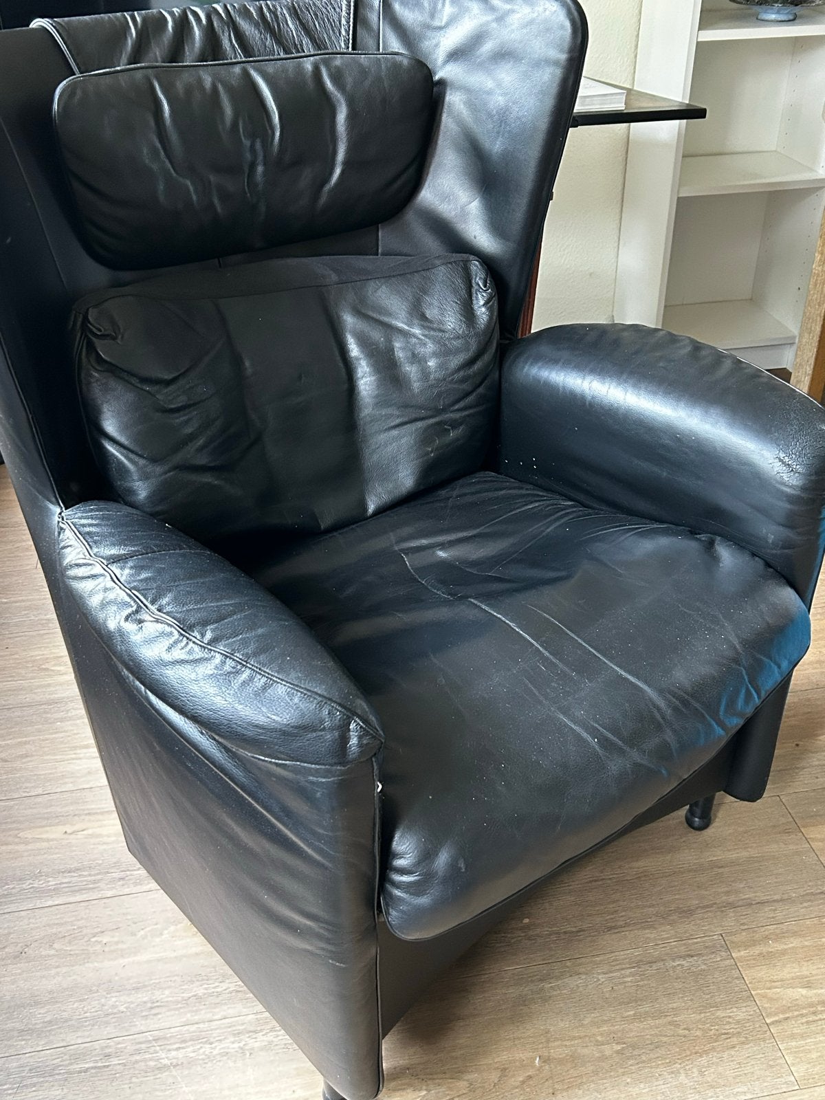 Zwarte leren fauteuil met hoge rugleuning, Ophalen, Gebruikt, 50 tot 75 cm, Leer
