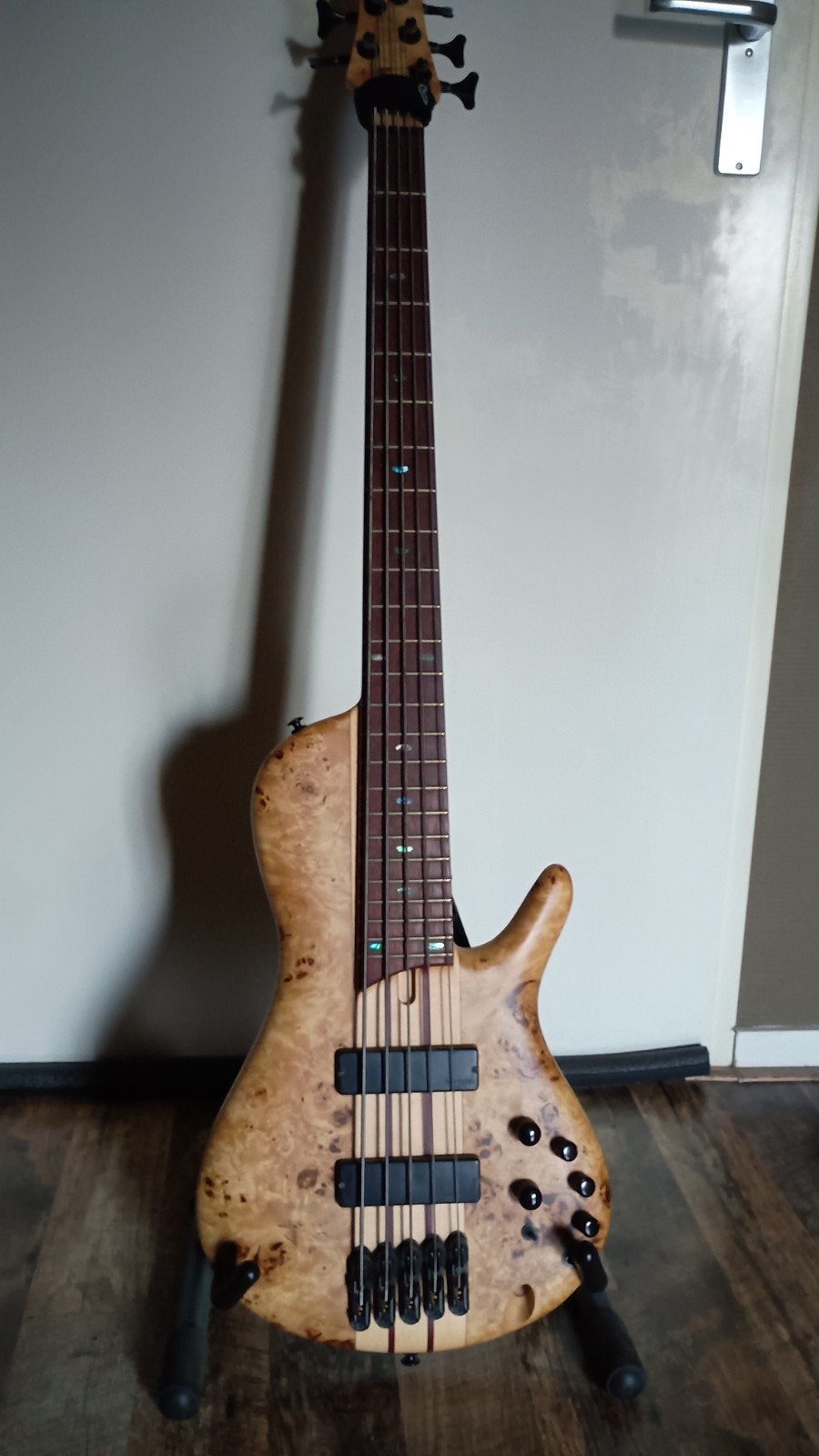 IBANEZ SDGR SRSC08 5 STRING SINGLE-CUT INDONESISCHE MAAK, Muziek en Instrumenten, Ophalen, Zo goed als nieuw, Elektrisch, 5-snarig