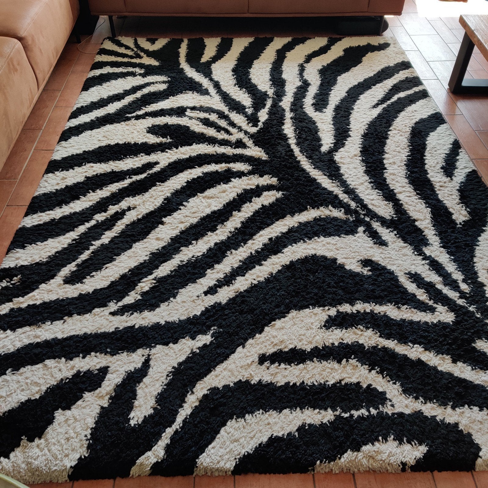 Zwart-wit hoogpolig zebra vloerkleed 200x290 cm, Huis en Inrichting, Stoffering | Tapijten en Kleden, Ophalen, Gebruikt, 200 cm of meer