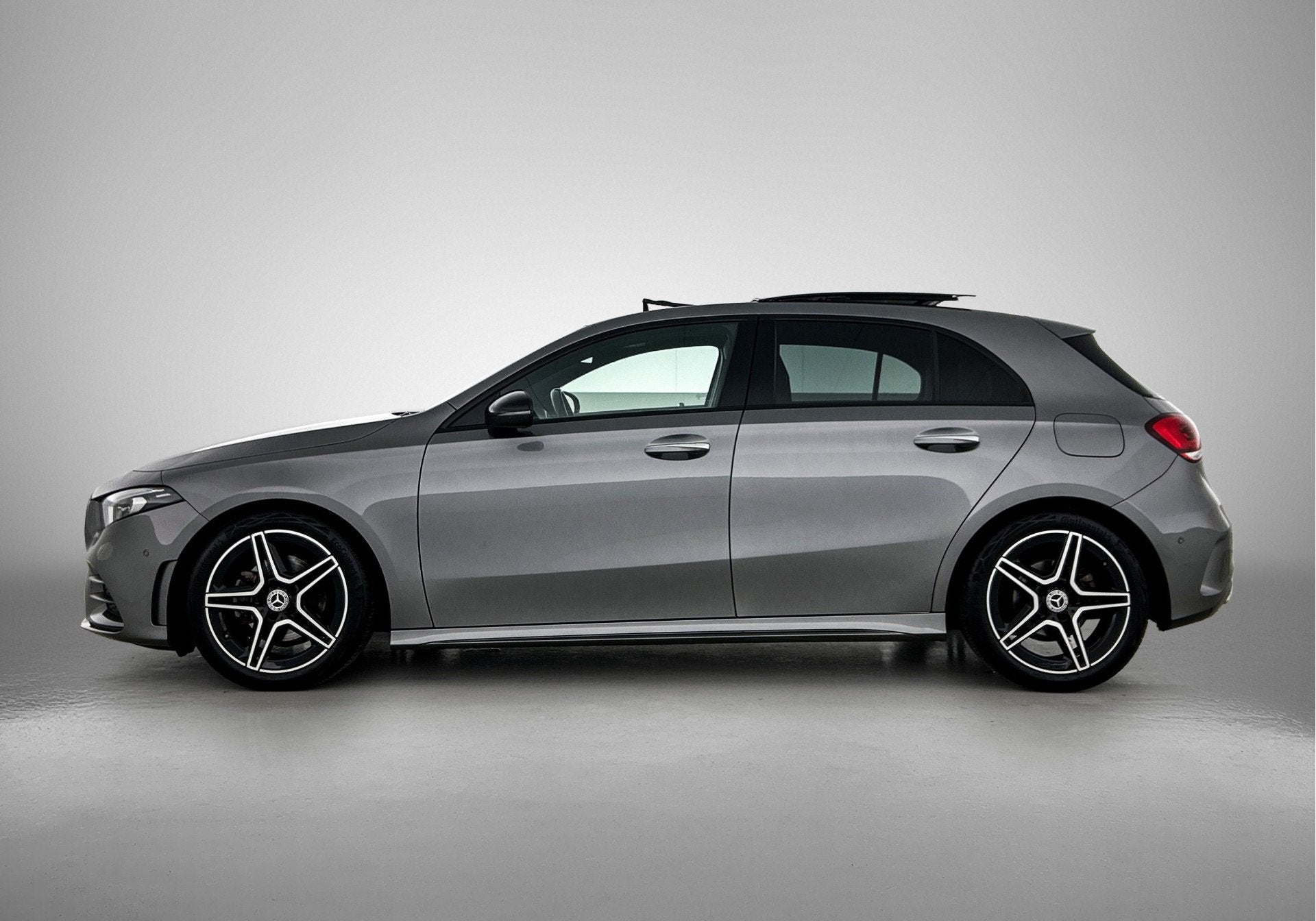 Mercedes-Benz A-Klasse 180 AMG Nightpakket | Panoramadak | S, 12 maanden, 136 pk, Gebruikt, Origineel Nederlands