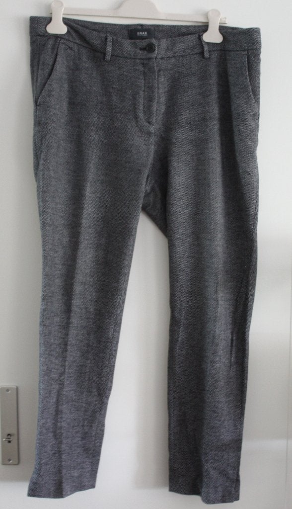 grijze zigzag pantalon  maat 44, Maat 42/44 (L), Ophalen of Verzenden, Gedragen, Grijs