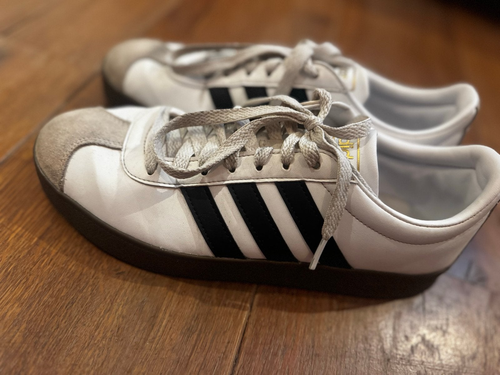Adidas Samba OG – Cloud White / Core Black / Clear Granite, Kleding | Dames, Schoenen, Ophalen of Verzenden, Nieuw, Zwart, Sneakers of Gympen