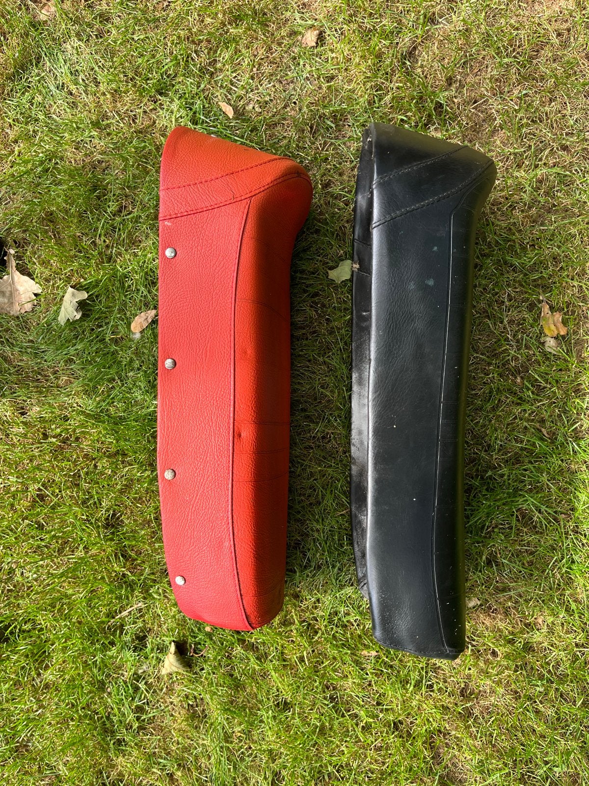 Denfeld zadel kreidler (rood en zwart), Ophalen, Gebruikt, Zadel