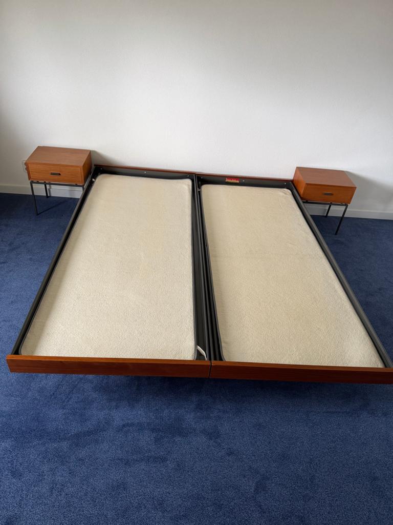 2 Retro eenpersoonsbedden met nachtkastjes Deens design 1960, Ophalen, Eenpersoons, Bruin, 190 cm of minder