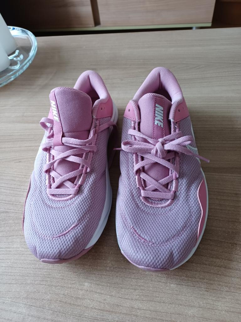 Lila/roze hardloopschoenen, maat 42 NIKE, Sport en Fitness, Loopsport en Atletiek, Ophalen of Verzenden, Hardloopschoenen, Nike