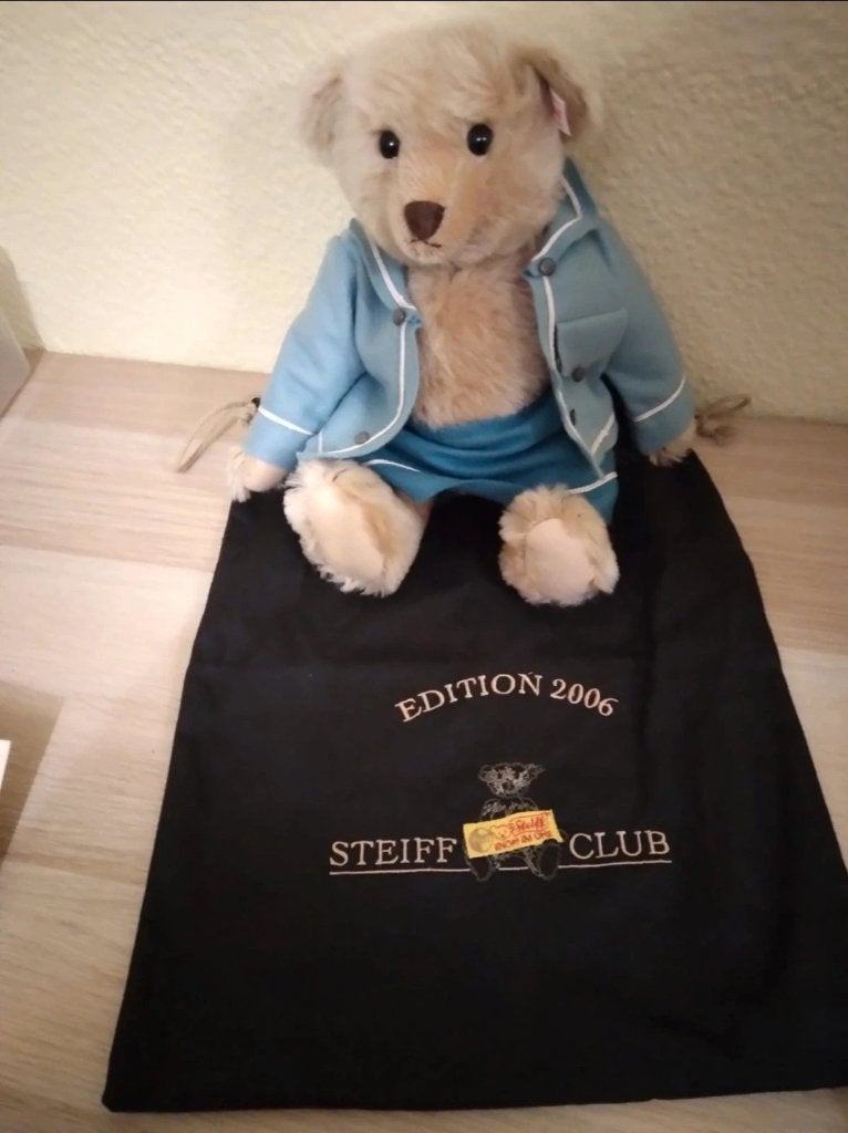 2006 steiff ean 420559 bagi club, 33cm NIEUWSTAAT, Verzamelen, Beren en Cherished Teddies, RichardSteiffstrasse, Steiff, Steiff
