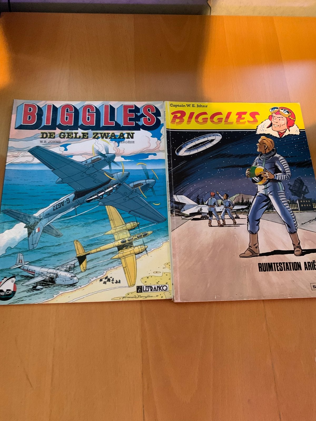 Biggles stripboeken: De Gele Zwaan & Ruimtestation Ariës, Meerdere stripboeken, Ophalen of Verzenden, Gelezen