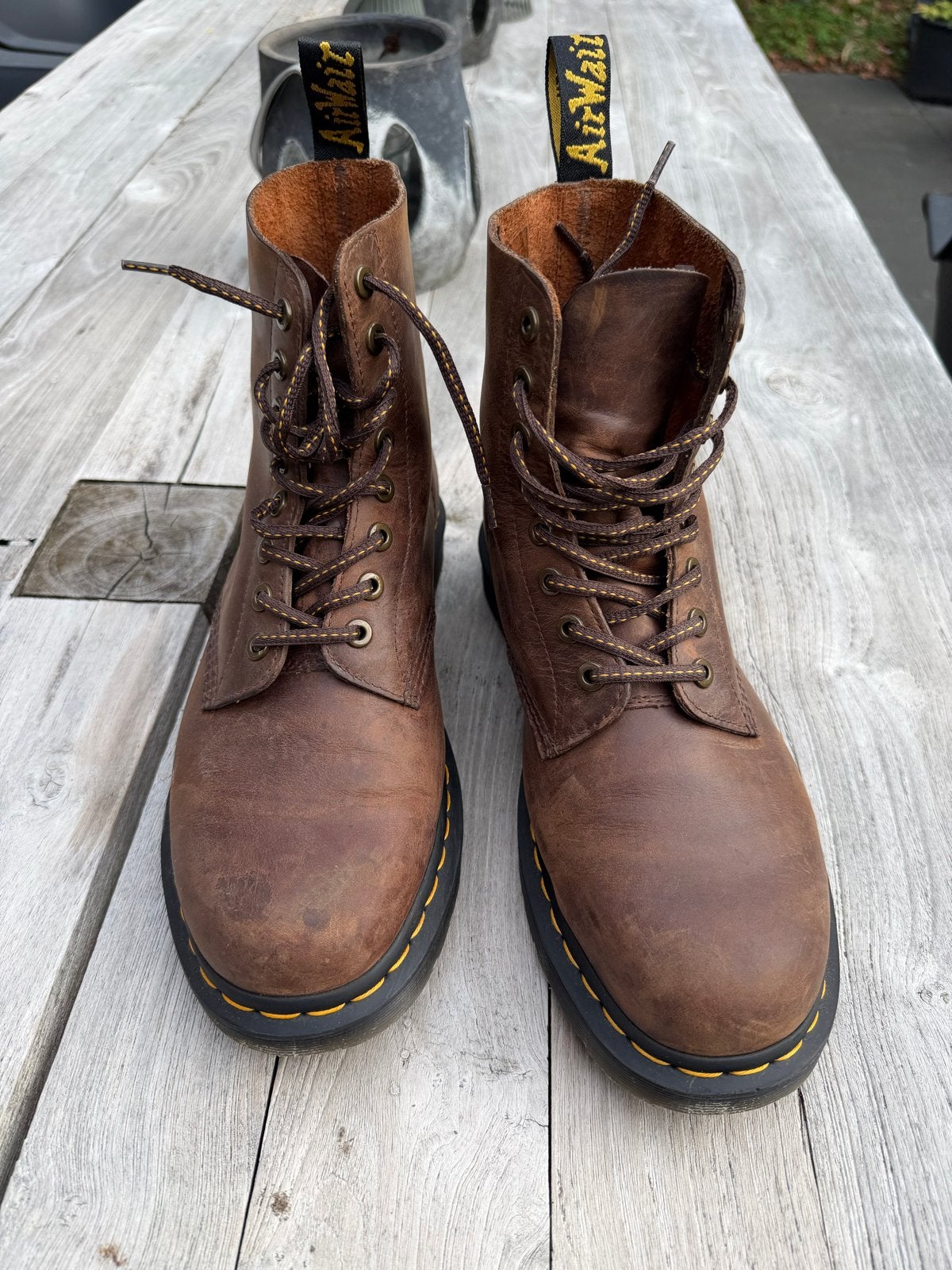 Dr. Martens 1460 Pascal Bruin Leer - Maat 43 (valt als 44), Bruin, Boots, Ophalen of Verzenden, Zo goed als nieuw