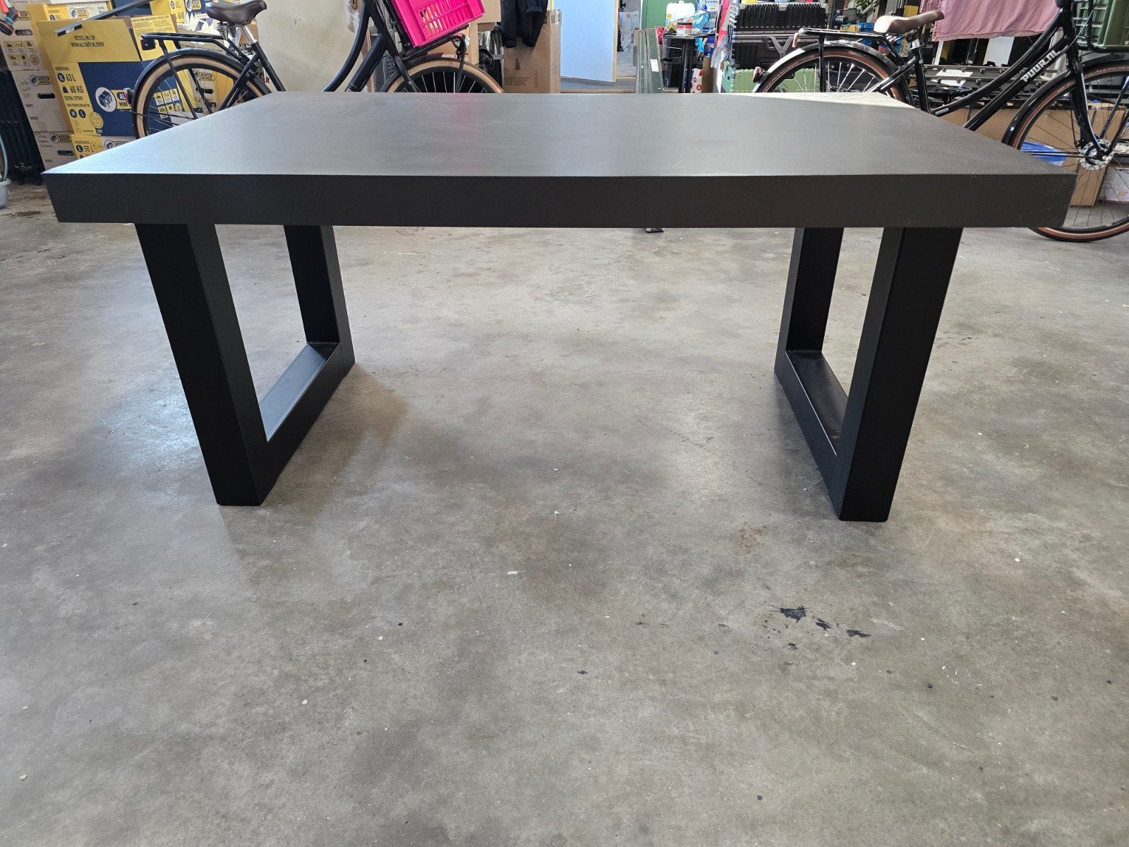 Eettafel 4 personen - Betonlook met stalen U-poten, Huis en Inrichting, Tafels | Eettafels, Ophalen