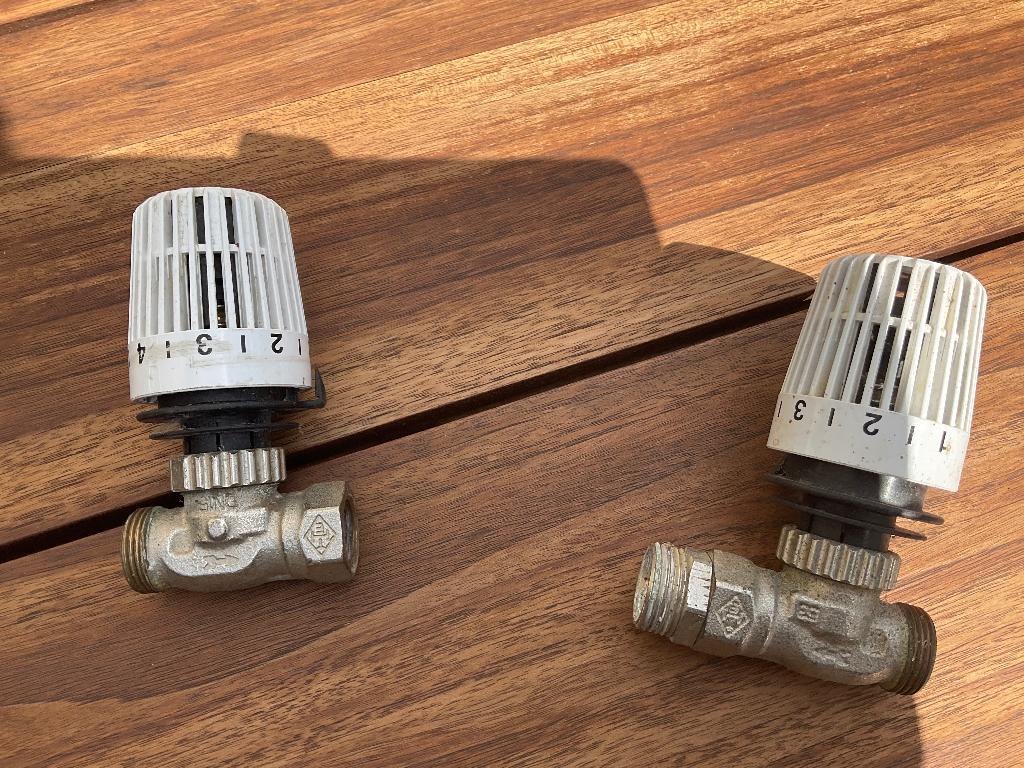 Set van Siemens thermostaat radiatorkranen, Doe-het-zelf en Verbouw, Gebruikt, Minder dan 30 cm, Minder dan 60 cm, Ophalen