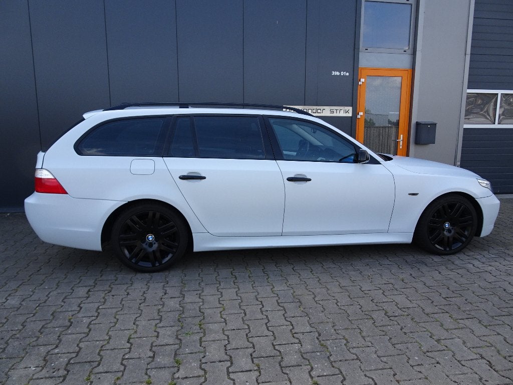 BMW 525 Touring Aut High Exe 2007 One off a Kind, Auto's, Automaat, Achterwielaandrijving, Open dak, Zwart