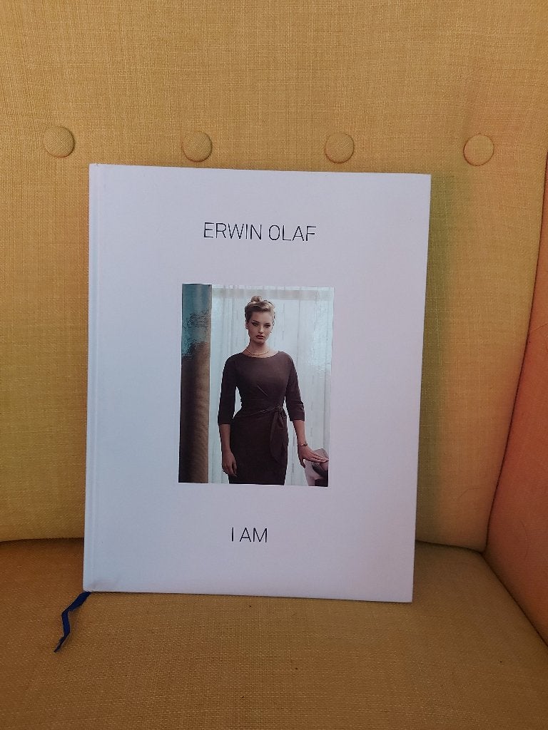 Erwin Olaf - I Am., Ophalen of Verzenden, Zo goed als nieuw, Fotografen