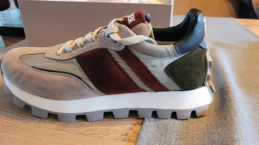 Sneakers splinternieuw van topmerk., Kleding | Heren, Schoenen, Overige kleuren, Nieuw, Ophalen of Verzenden, Sneakers of Gympen