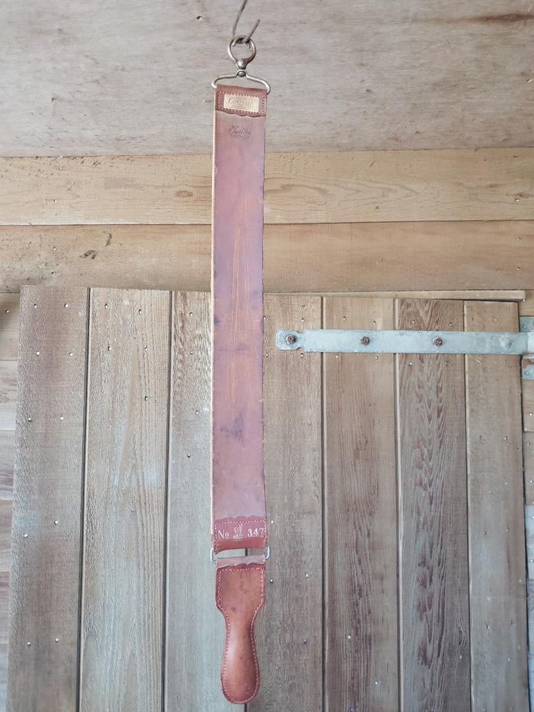 Antieke scheermes strop van leer - Caesar, Jachtleder, Ophalen of Verzenden