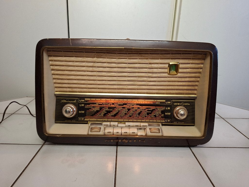 Prachtige vintage Loewe Opta buizenradio, Ophalen