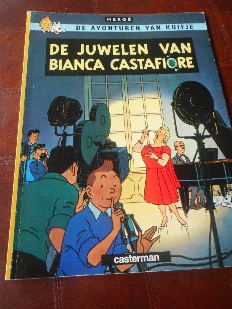 KUIFJE  4x, Gelezen, Ophalen of Verzenden, Meerdere stripboeken, Hergé