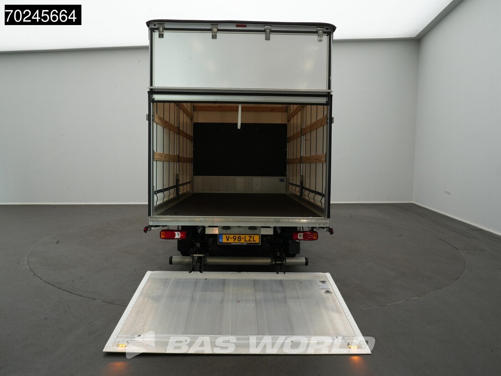 Iveco Daily 35S18 BPM VRIJ! 3.0L Laadklep 180PK Schuifzeilen, Auto's, Bestelauto's, Stof, Euro 6, 4 cilinders, Iveco