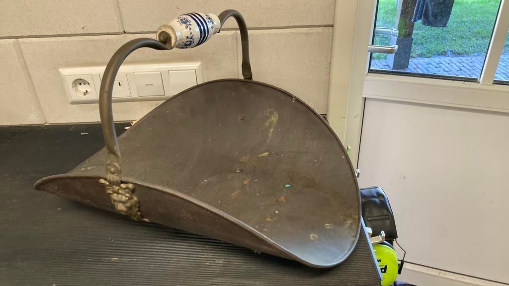 Koperen openhaardhout houder, Ophalen, Koper