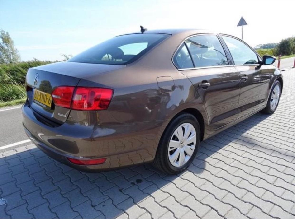 Foto 8 van Volkswagen Jetta 1.2TSI 77KW H6 2012 Bruin