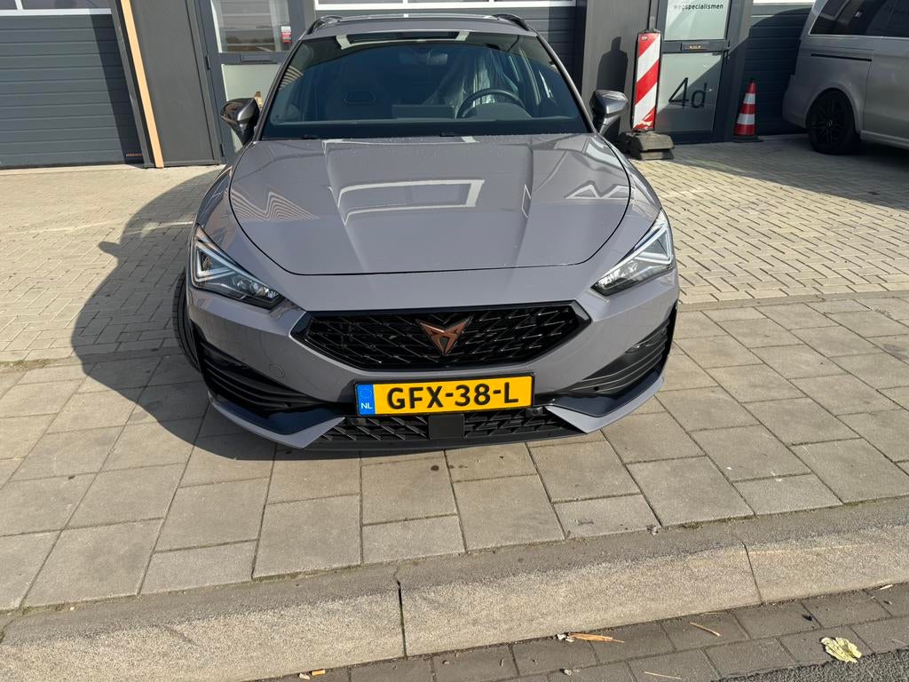 Cupra Leon 1.4 E-hybrid 245pk Performance, 77 km/l, 4 cilinders, Leon, Leder en Stof