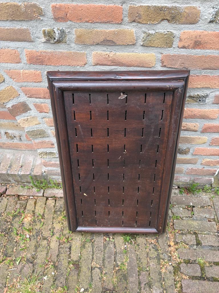 Antieke houten sorteerkast met 60 vakjes en sleutel, Ophalen of Verzenden