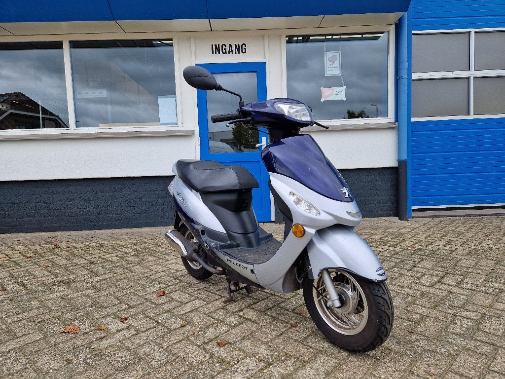 Peugeot V-clic snor brommer , snorscooter klein lage instap, Fietsen en Brommers, Ophalen, Gebruikt