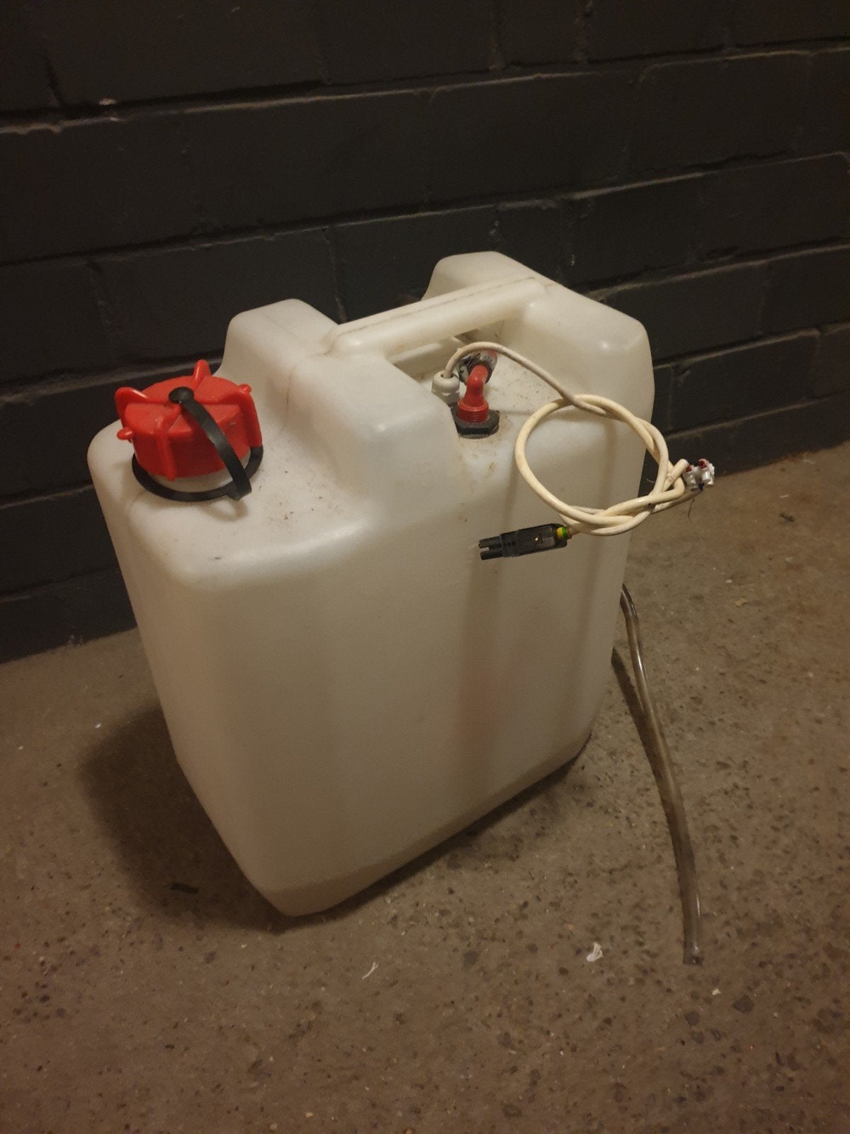 35L Watertank met pomp en aansluitingen, Ophalen of Verzenden, Gebruikt