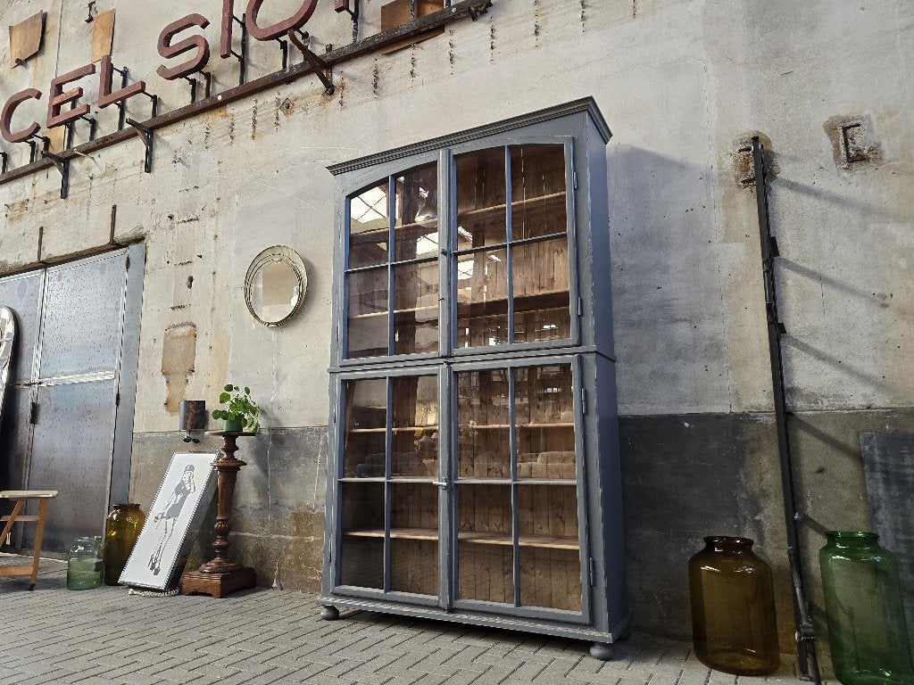 XL Vintage Houten Vitrinekast Blauw Grijs Grote Vitrine Kast