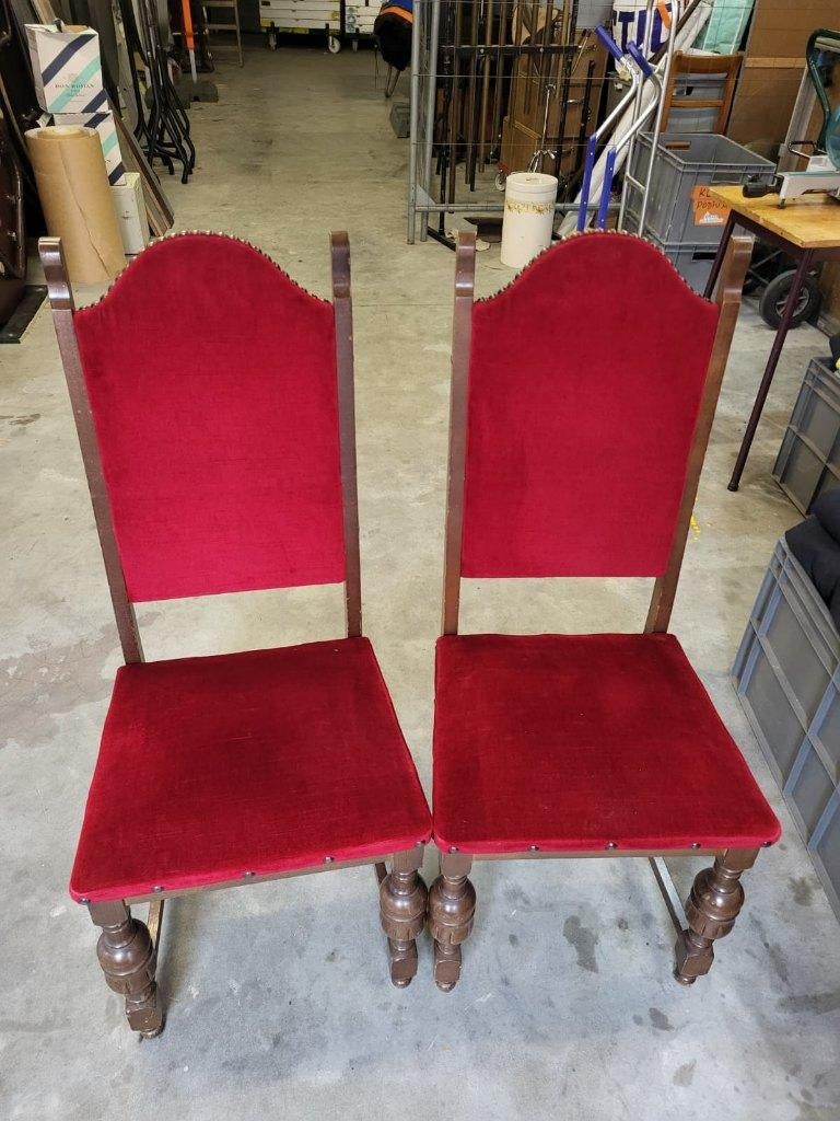 2 rode houten stoelen, Ophalen, Twee, Zo goed als nieuw, Stof
