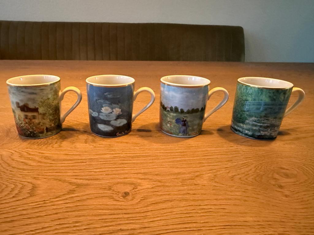 Set van 4 Claude Monet Goebel Artis Orbis mokken, Huis en Inrichting, Keuken | Servies, Zo goed als nieuw, Kop(pen) en/of Schotel(s)