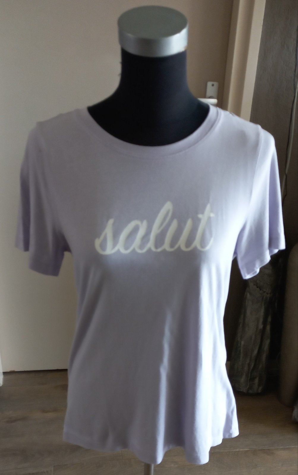 Lila T-shirt met 'salut' opdruk maat M, Maat 38/40 (M), Paars, Ophalen of Verzenden, Korte mouw