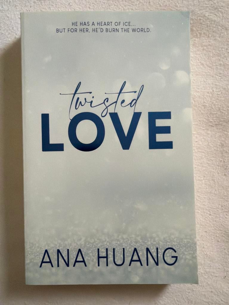 Twisted Love - Ana Huang (Engels), Boeken, Romans, Ophalen of Verzenden, Zo goed als nieuw, Wereld overig