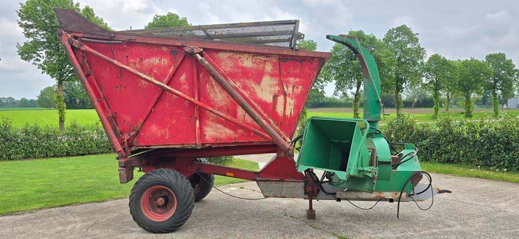 Mobiele hakselaar met opvangbak, Ophalen, Boomteelt, Oogstmachine