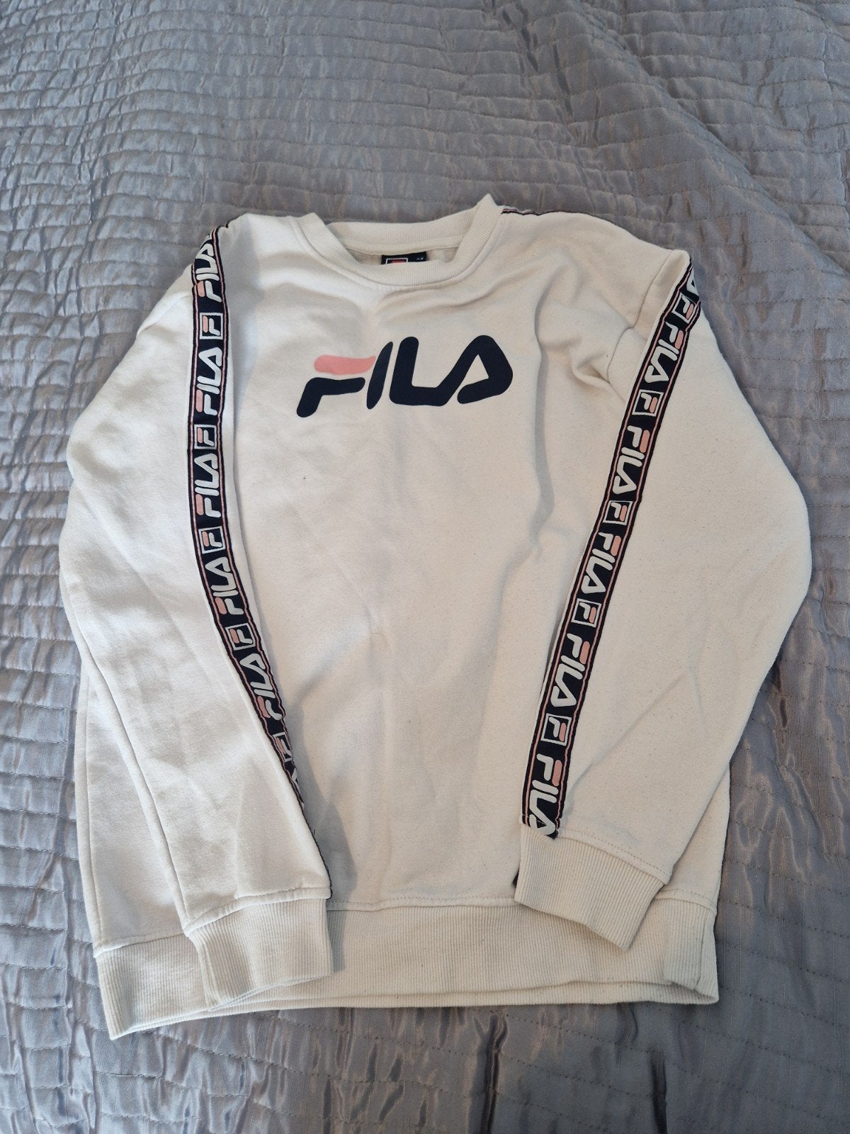 Wit/donkerblauw/roze Dames Fila sweater, Kleding | Dames, Truien en Vesten, Wit, Zo goed als nieuw, Fila, Ophalen