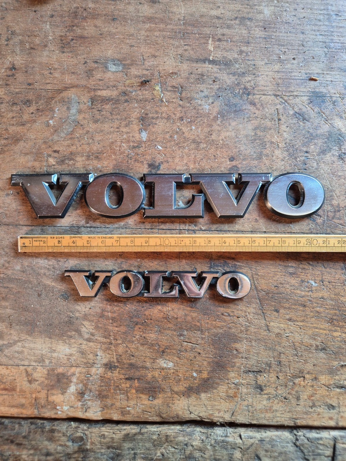 Set van 2 originele Volvo emblemen / logo's, Ophalen of Verzenden, Gebruikt, Volvo