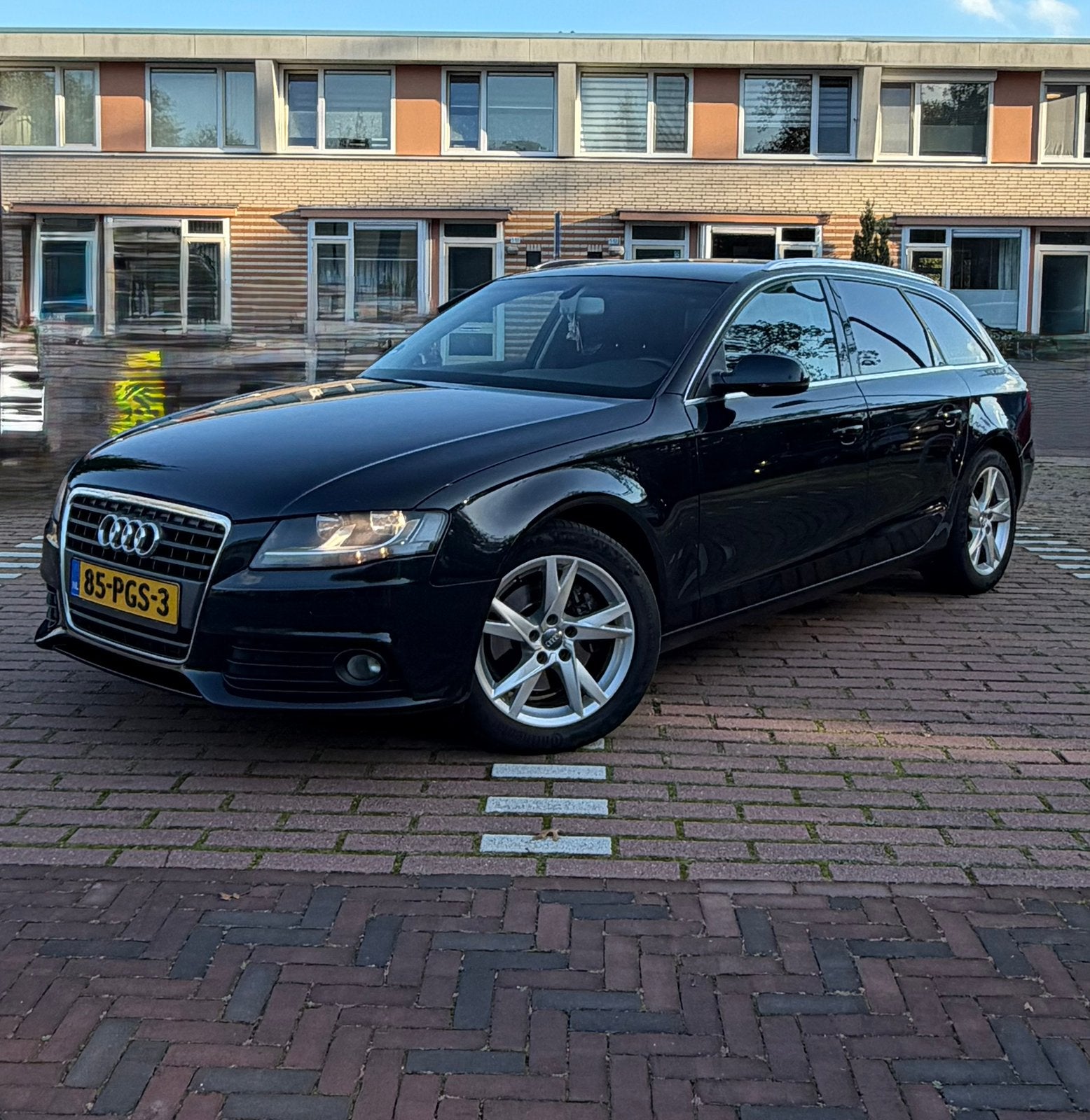 Zeer nette Audi A4 Avant 2.0 TDI Pro Line NAP trekhaak, Auto's, Voorwielaandrijving, Euro 5, Stof, Zwart