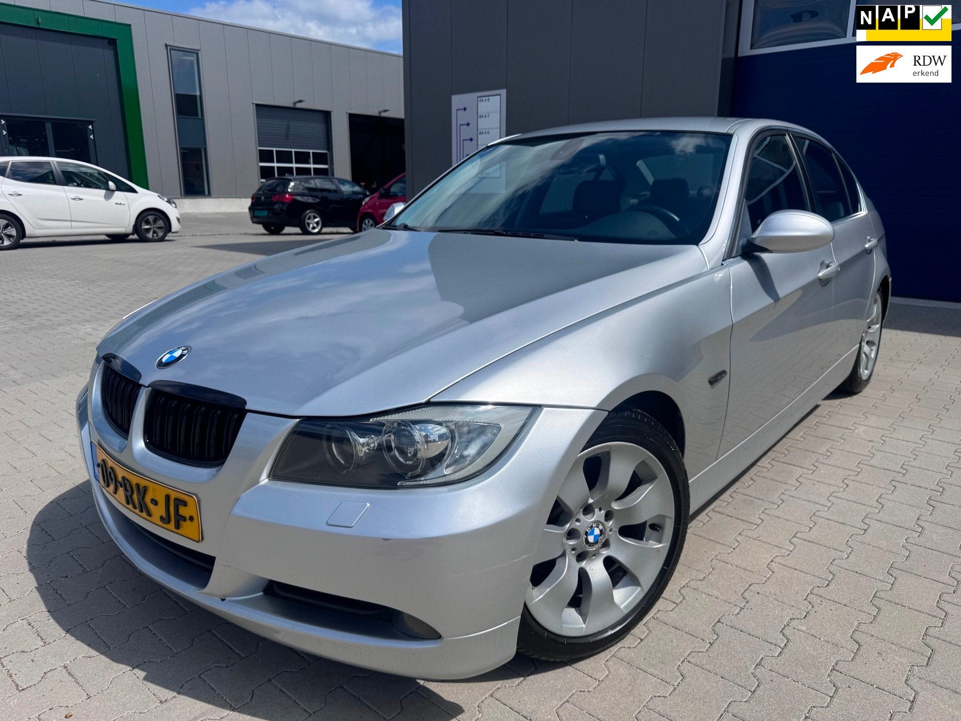BMW 3-serie 320i Dynamic Executive CarPlay, Achterwielaandrijving, 4 cilinders, 150 pk, Handgeschakeld