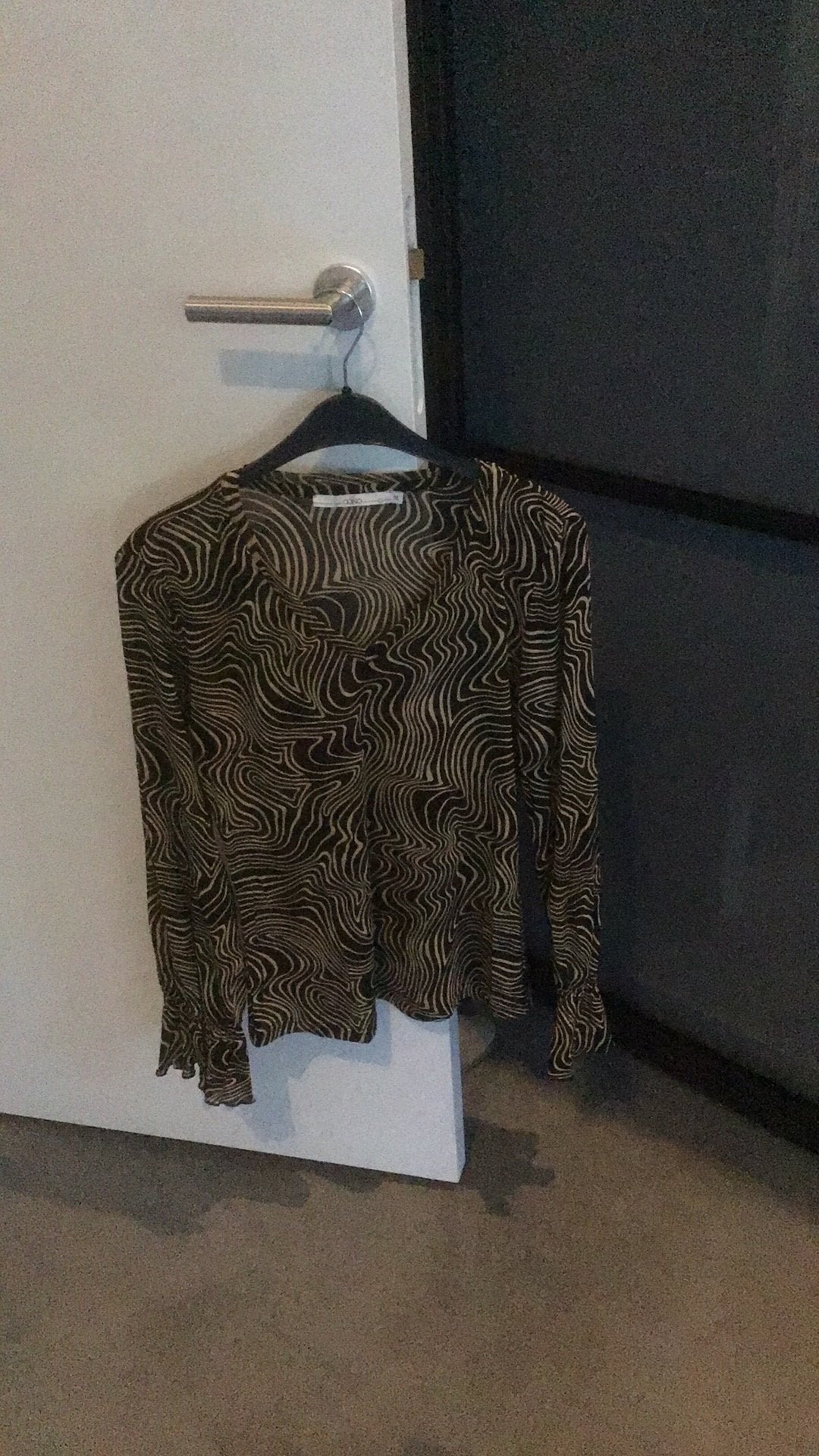 Mooie top van Aaiko, maat M., Maat 38/40 (M), Zwart, Ophalen of Verzenden, Lange mouw
