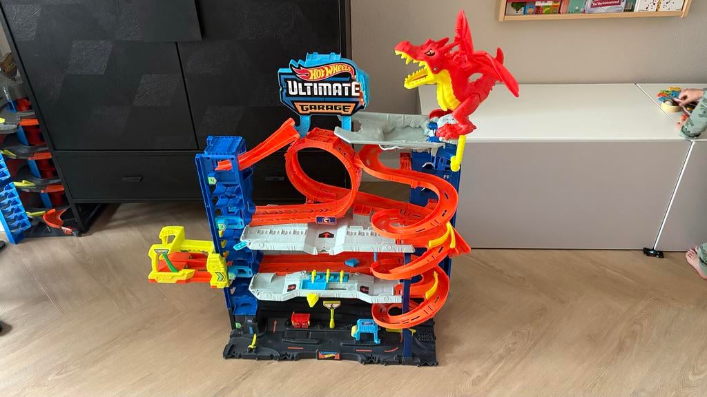 Hot Wheels Ultimate Garage met T-Rex, Ophalen of Verzenden, Zo goed als nieuw