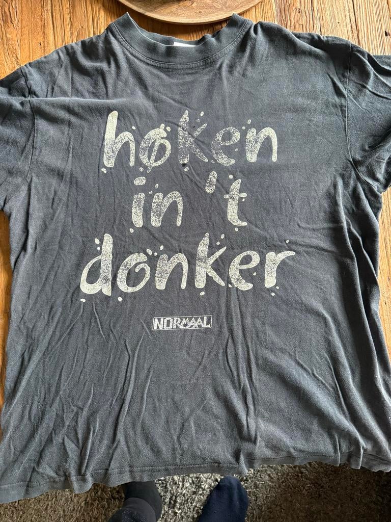 Normaal 'Høken in het donker' T-shirt 2001 - Redelijke staat, Kleding | Heren, T-shirts, Ophalen of Verzenden, Gedragen, Maat 56/58 (XL)